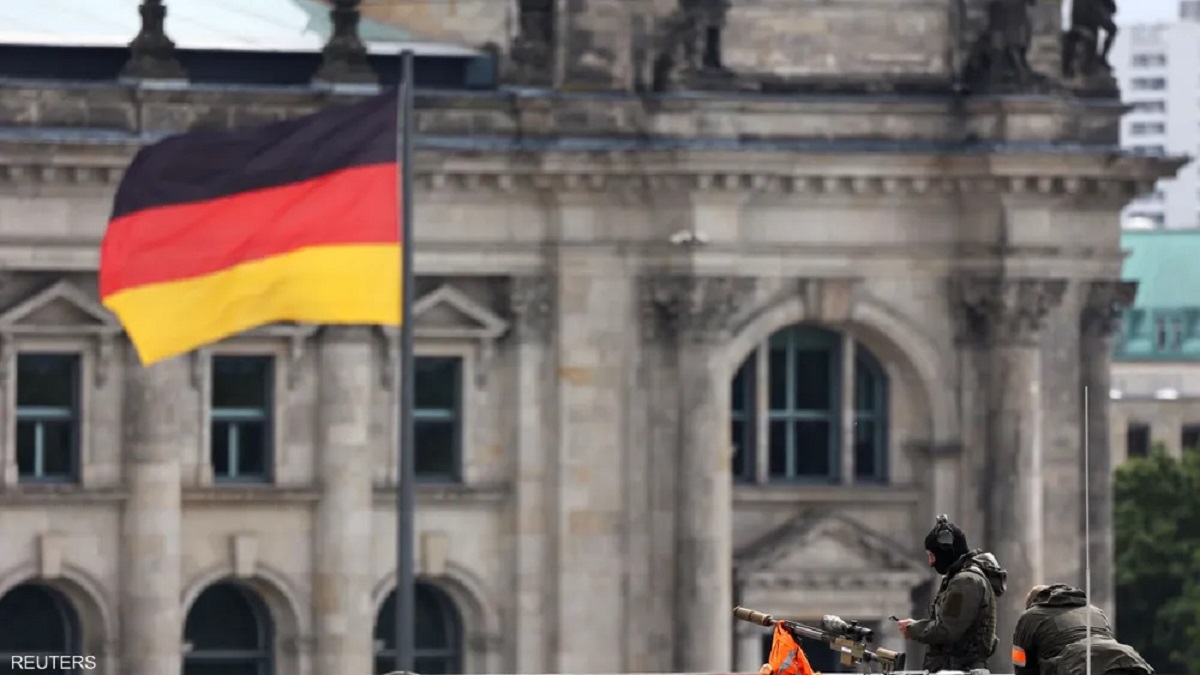 شخصيات المانية بارزة تطالب الحكومة بوقف تزويد إسرائيل بالأسلحة