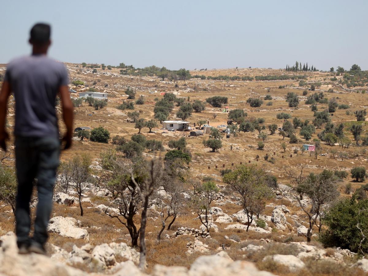 هيئة مقاومة الجدار : 30 تجمعا بدويا اجبروا على الرحيل من قبل المستوطنين