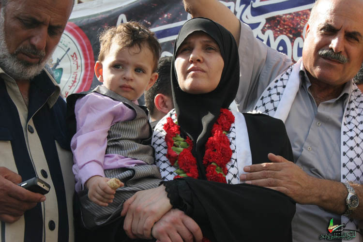 إسرائيل تقتل أصغر أسير محرر في العالم بقصف جوي على غزة