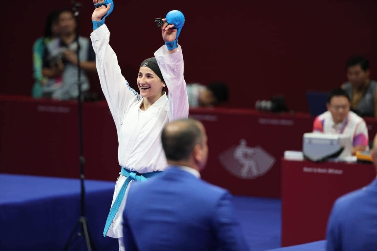 اللاعبة الفلسطينية حلا القاضي تحصد  ميدالية ذهبية في بطولة غرب آسيا للكاراتيه