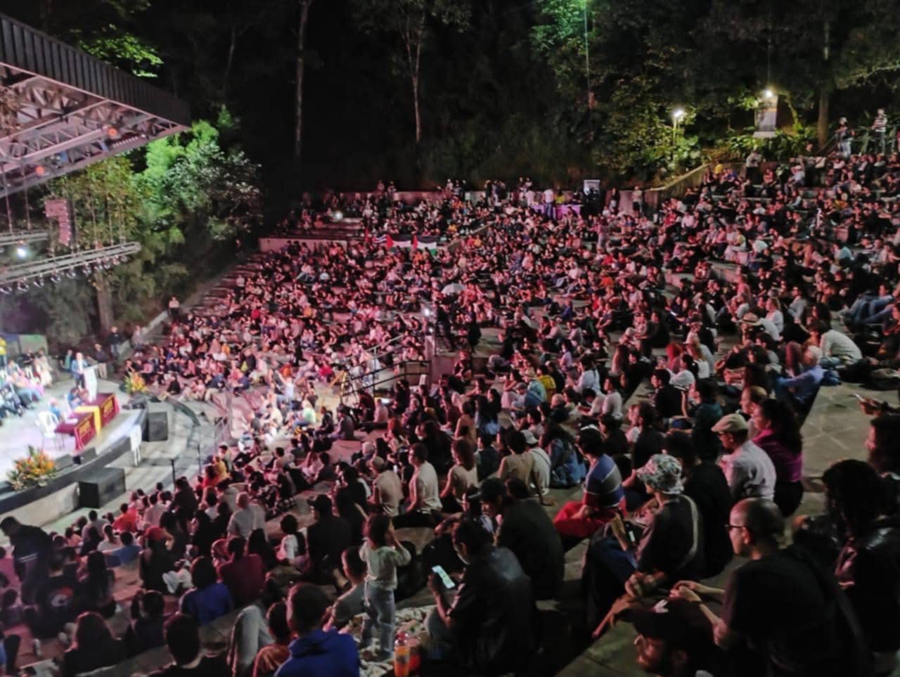 46 شاعراً في مهرجان ميديين الدولي للشعر يوقِّعون بياناً رفضاً للإبادة الجماعية والثقافية في عموم فلسطين