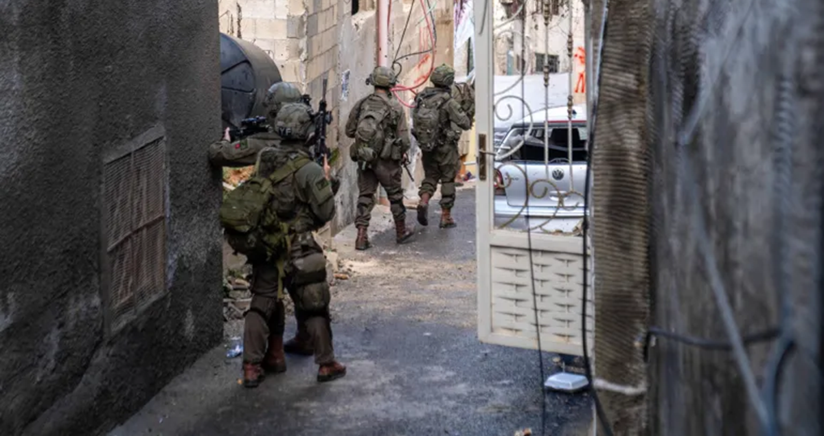 وحدة إعدام ميداني في الضفة : اقتلوا من يحاول إلقاء الحجارة .. والمستوطنون الارهابيون طلقاء !!