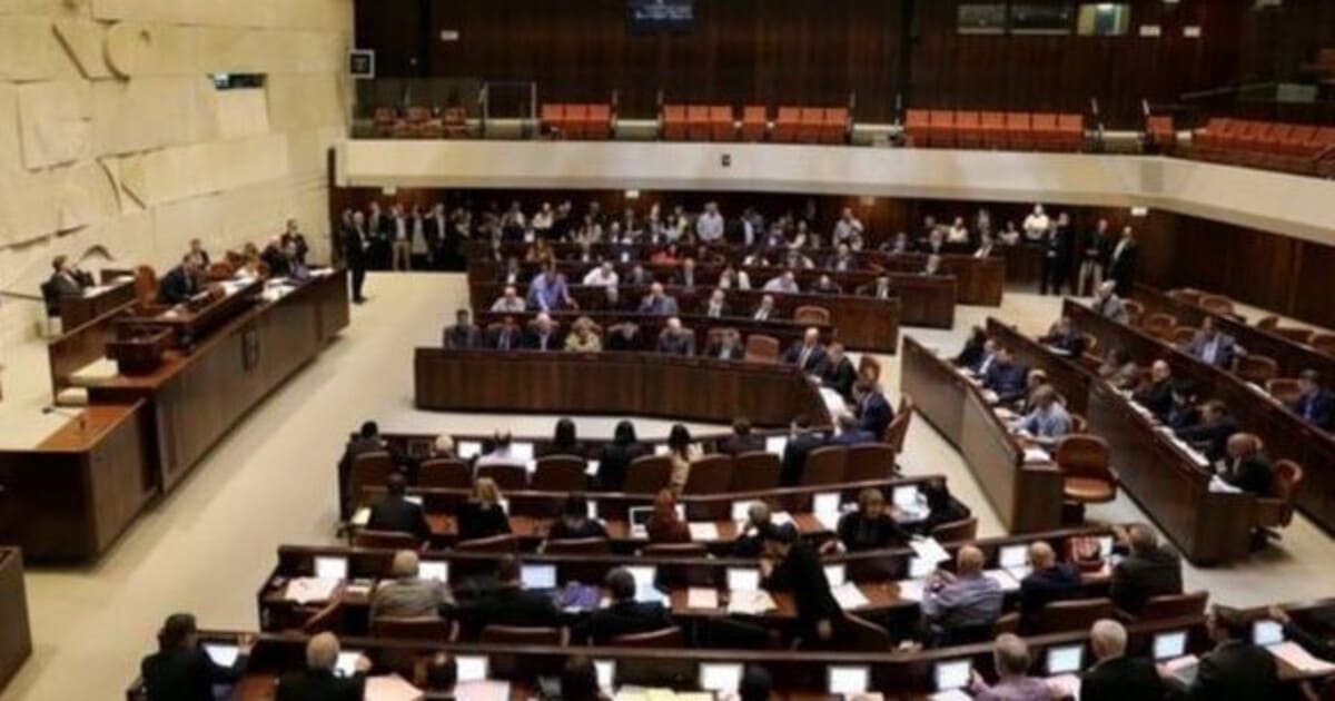 الكنيست يقر قانونا يمنع معلمين فلسطينيين من التدريس بإسرائيل والقدس