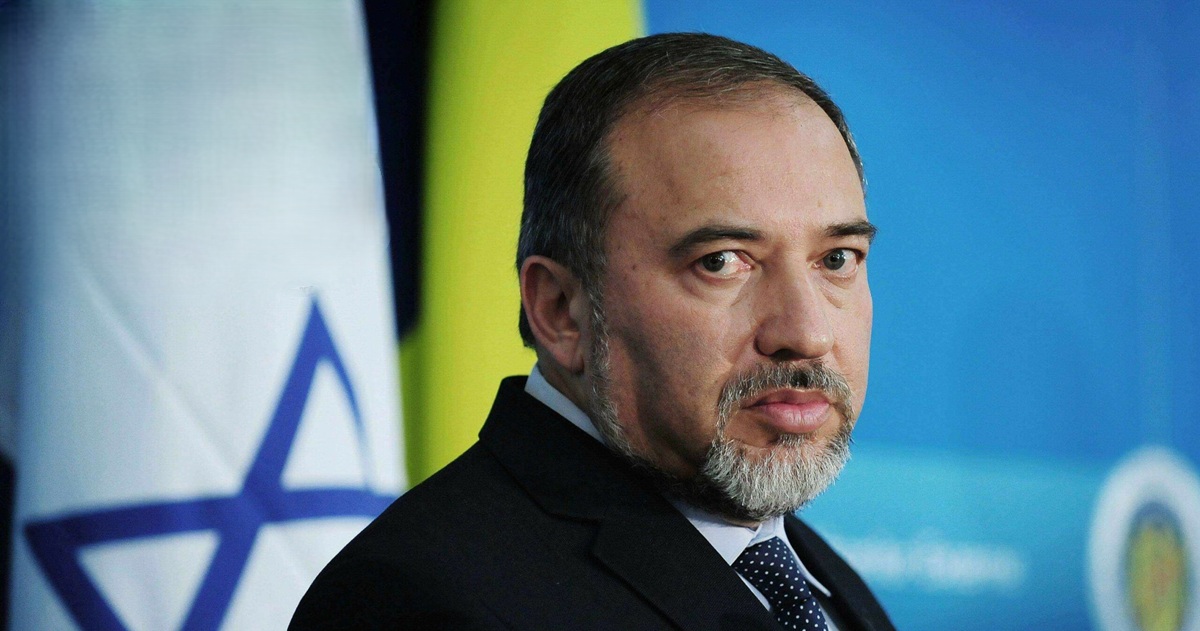 ليبرمان يقترح تسليم إدارة الضفة للأردن.. ونتنياهو يهاجمه: "تقترح سيطرة جيش أجنبي"