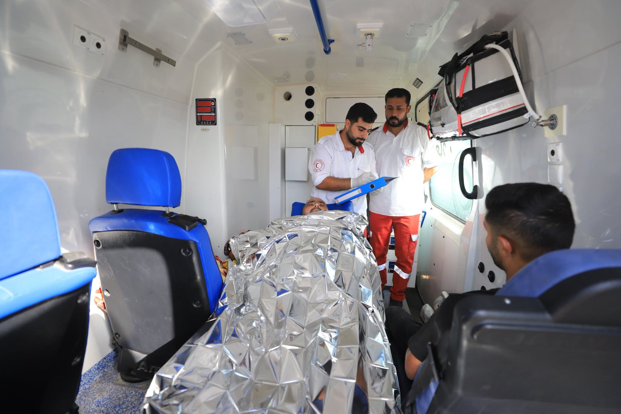 الهلال الأحمر الفلسطيني: إجلاء 38 مريضًا عبر معبر رفح 