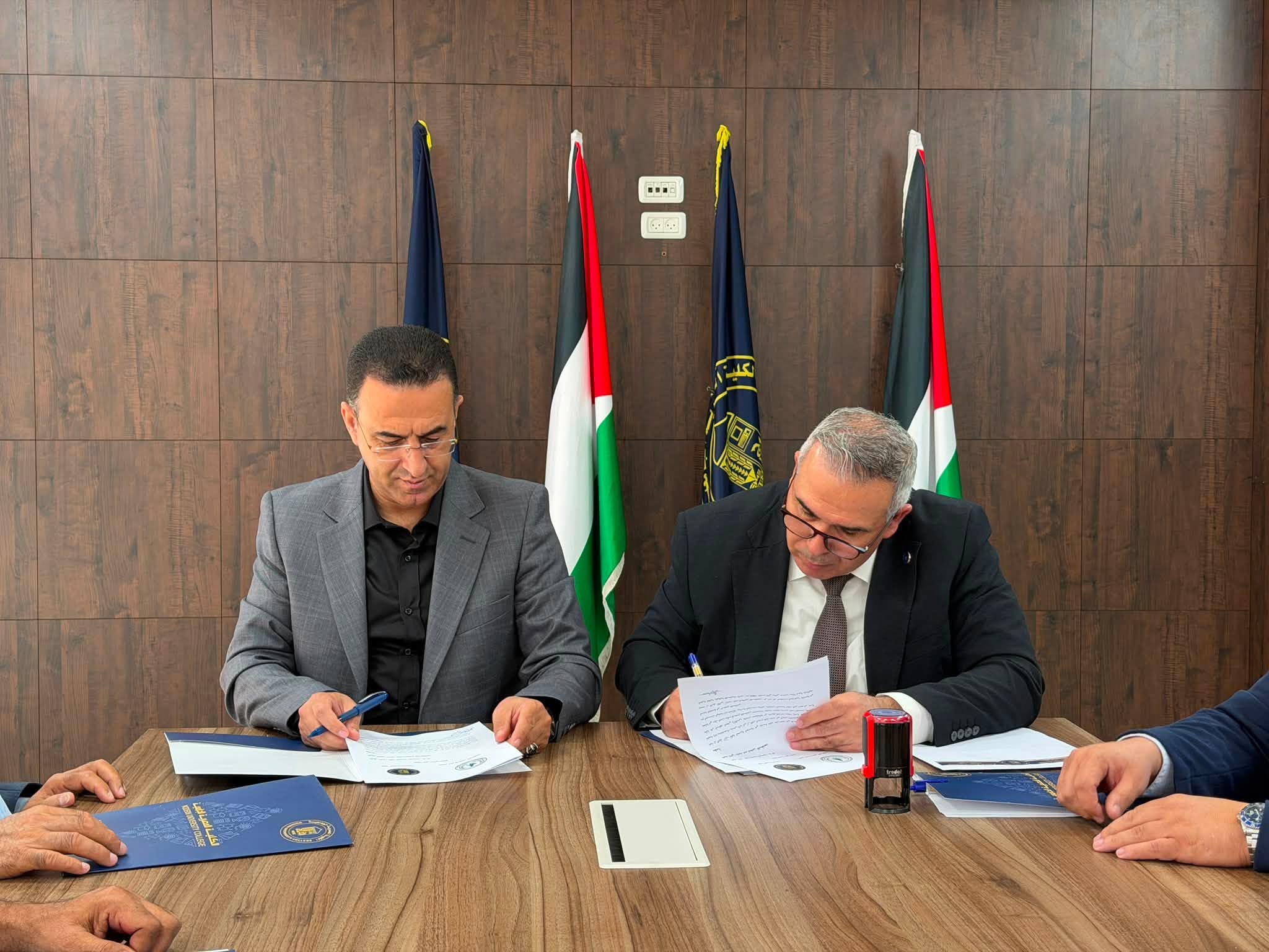 الاتحاد العام للمعلمين الفلسطينيين والكلية العصرية الجامعية  يوقعان اتفاقية تعاون مشترك