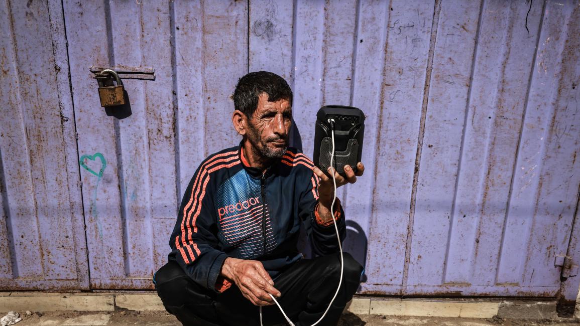 إذاعات غزة تعود للعمل تدريحيا  من تحت الركام