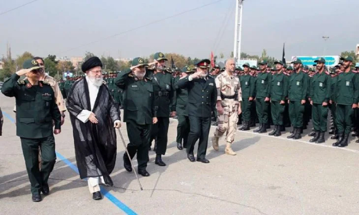 الحرس الثوري الإيراني لا يستبعد استهداف   "خامنئي"