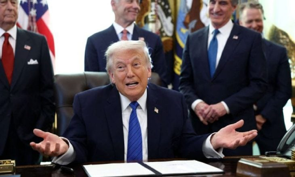 ترامب:  إيران تريد “أن تبرم اتفاقا” لتفادي الضربة العسكرية