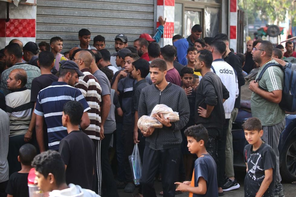 شبح المجاعة يلا حق غزة من جديد مع عودة ازمة الخبز