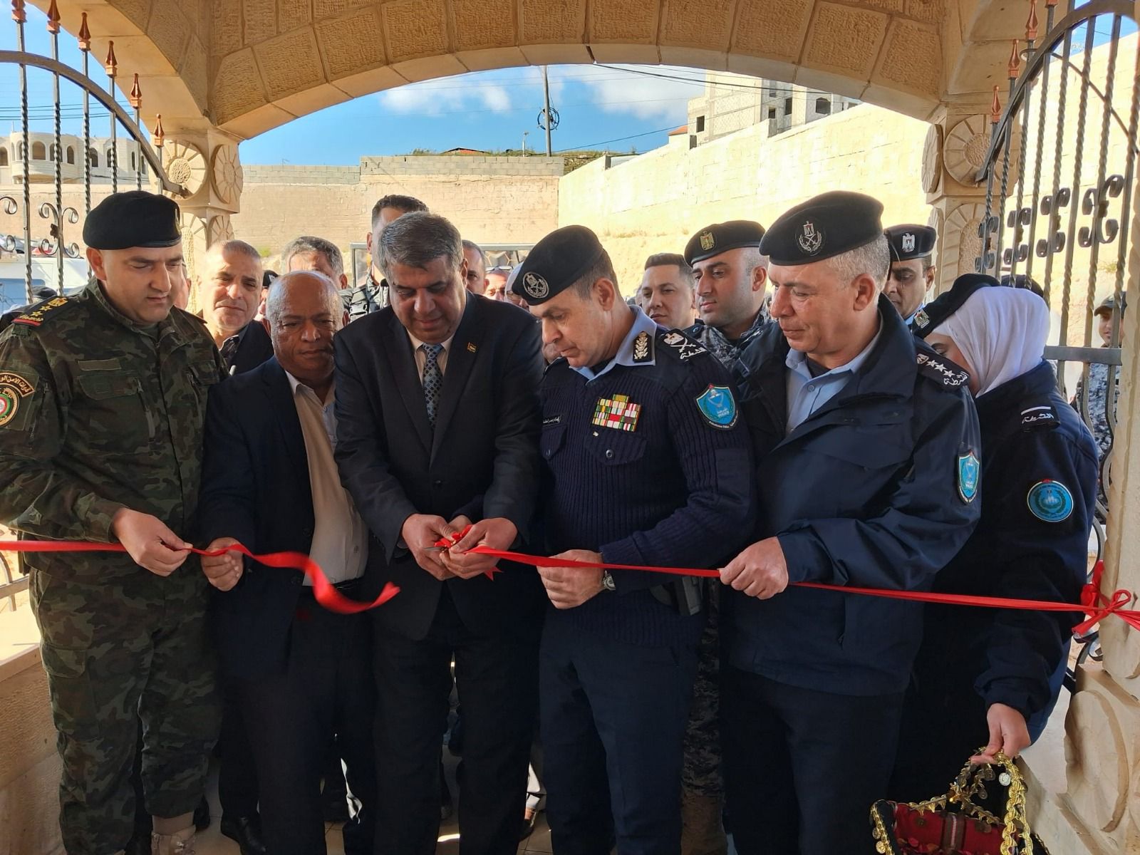 اللواء علام السقا يفتتح مبنى مديرية الشرطة الجديد في  طوباس