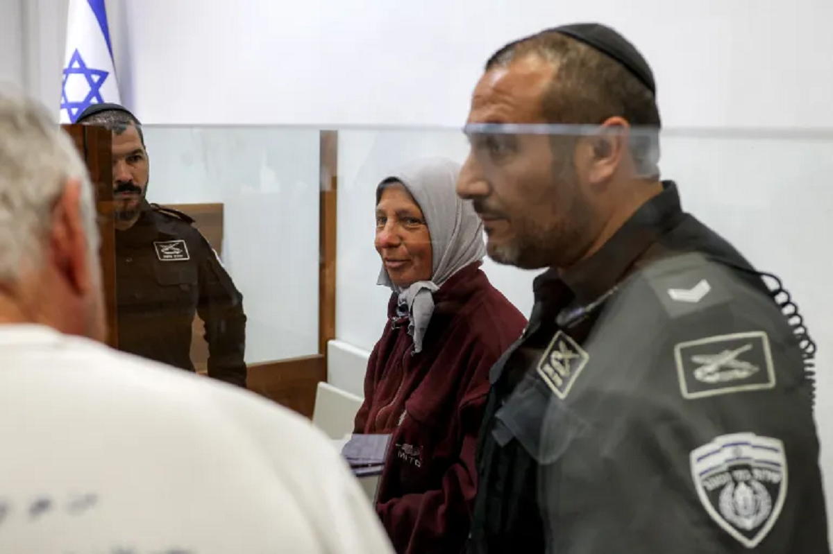 هكذا  تعاملت إسرائيل مع الناشطة الإسرائيلية في أسطول الصمود؟