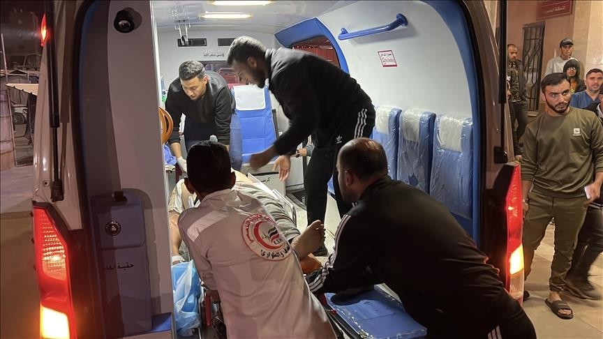 شهيد ومصابون جراء قصف الاحتلال مجموعة من المواطنين قرب ملعب اليرموك في مدينة غزة