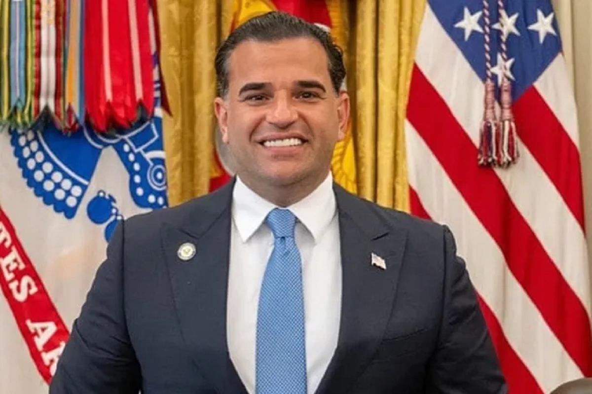 اقالة المبعوث الأميركي الخاص للعراق مارك سافايا بعد  فشله في منع ترشح المالكي