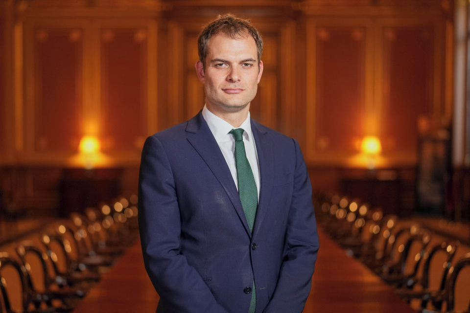  وزير الدولة البريطاني: نشعر بالصدمة إزاء الخسائر الأخيرة في الأرواح والإصابات بغزة