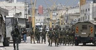 الاحتلال يعتقل 4 مواطنين بعد اعتداء المستوطنين عليهم بكفر نعمة