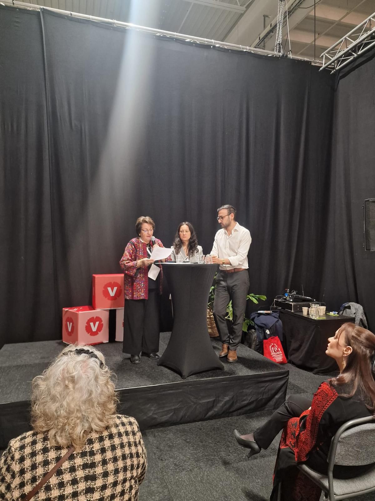 ندوة تستعرض نضال المرأة الفلسطينية في ثاني "أيام اليسار" بمعرض ستوكهولم الدولي 