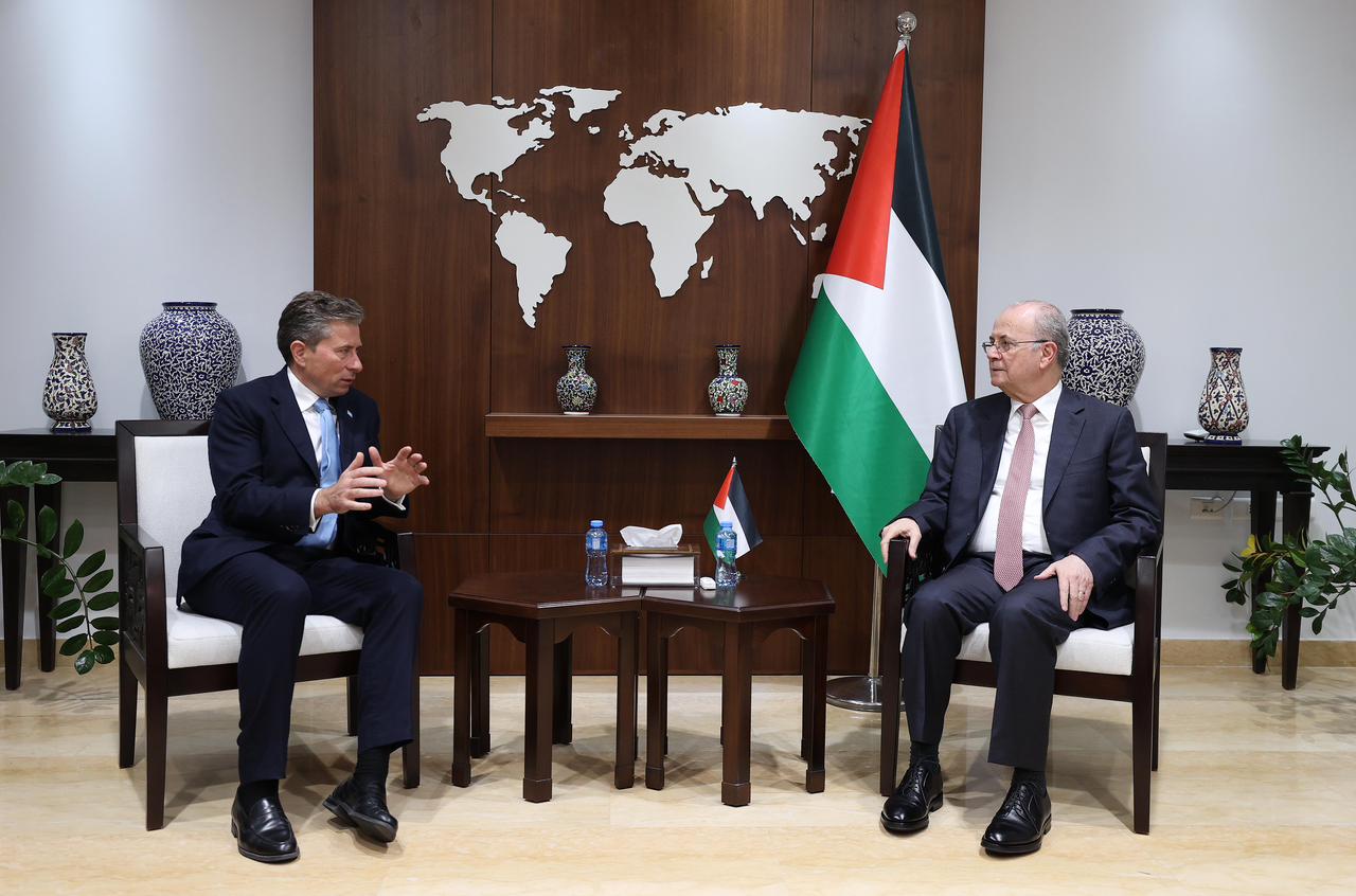 رئيس الوزراء يبحث  يبحث مع مسؤول أممي خطوات التعافي وإعادة الإعمار في غزة