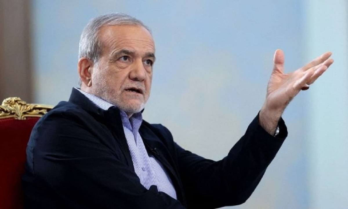 نيويورك تايمز: من يستطيع حلّ مشاكل إيران؟ رئيسٌ يرفع يديه استسلامًا وسط أزمات متراكمة