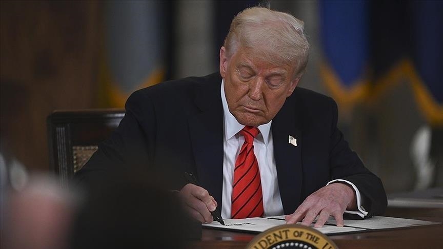 ترامب يصادق رسميا  على إلغاء عقوبات "قيصر" عن سوريا