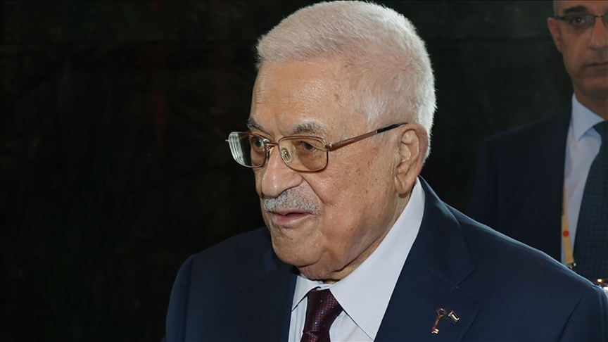 دبوس "مفتاح العودة" الذي يضعه الرئيس عباس يثير غضب إسرائيل