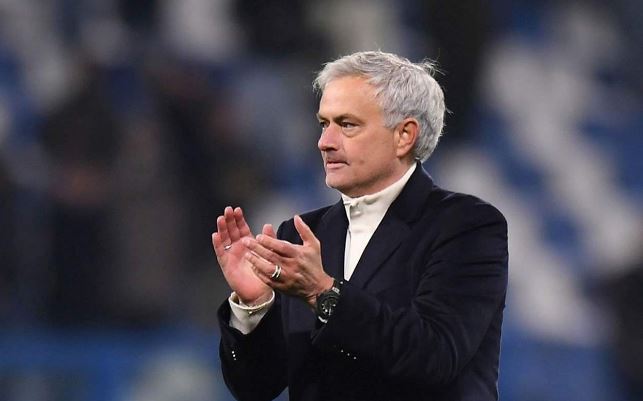 بنفيكا البرتغالي يتعاقد مع المدرب جوزيه مورينيو