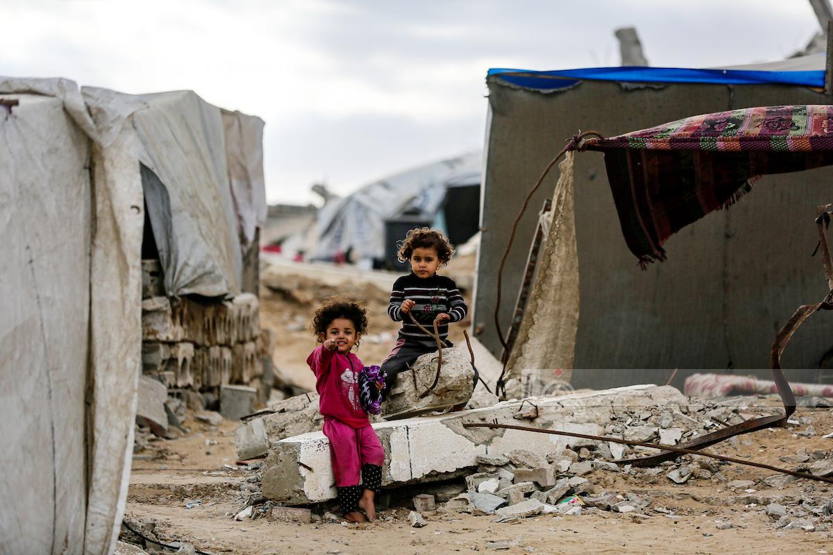 انتشال جثامين 117 شهيدا بغزة خلال 24 ساعة... و 5500 طفل بحاجة للعلاج خارج غزة