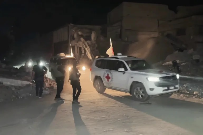 حماس تسلم جثتي اسيرين اسرائيليين  للصليب الاحمر 