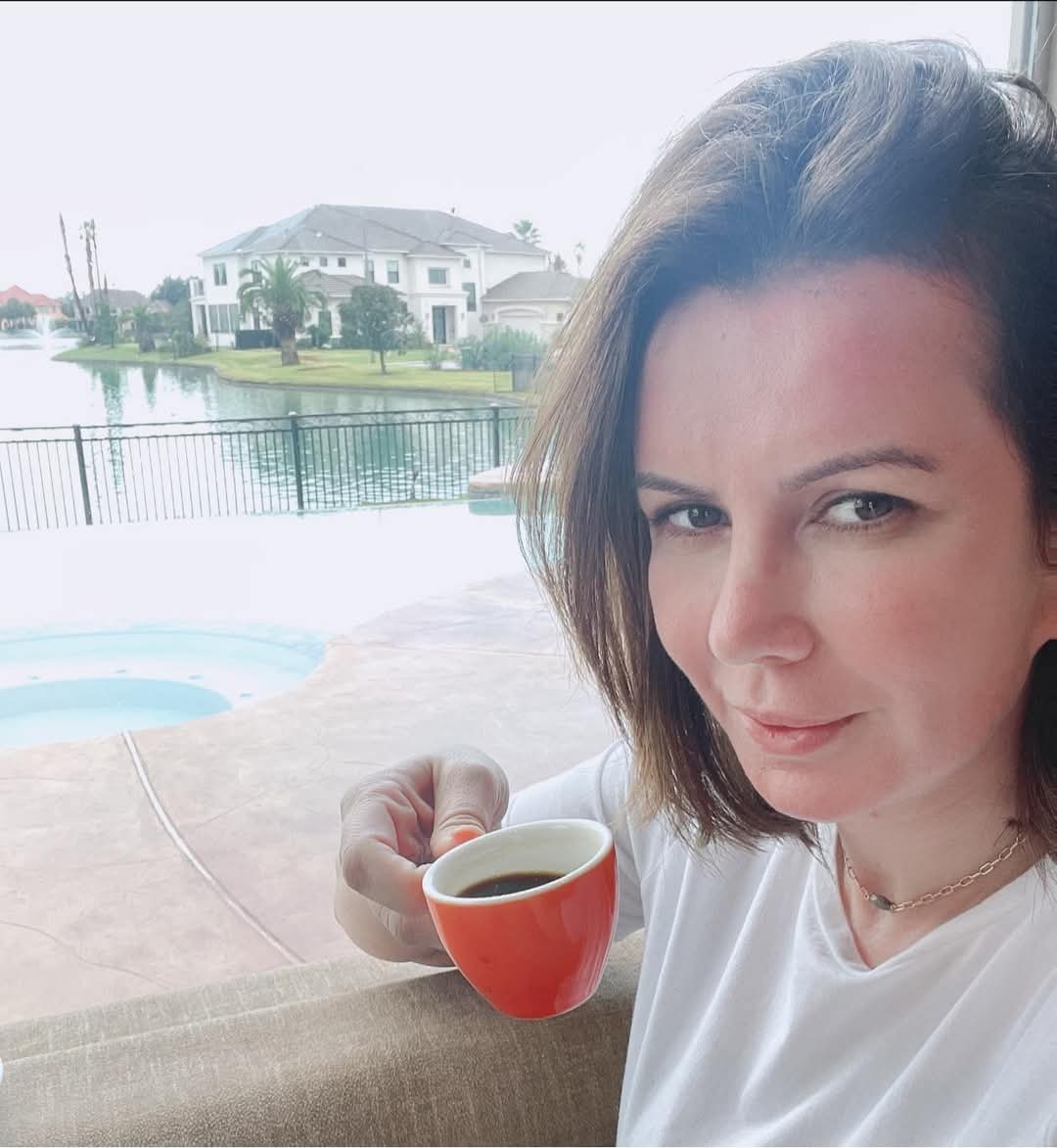 من هو الأشهر ؟