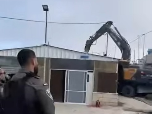 هدم منزلين  ببيت حنينا وتجريف اراض في حزما 