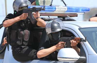 القبض على عصابة متورطة بإطلاق النار وترويع المواطنين بالخليل 