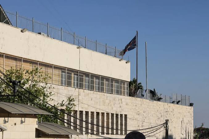إسرائيل تغلق القنصلية  البريطانية في القدس بعد حظر  واردات المستوطنات